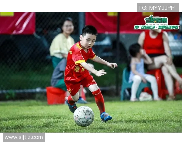 足球明星八人模板视频展现顶级球员风采与精彩瞬间的完美结合