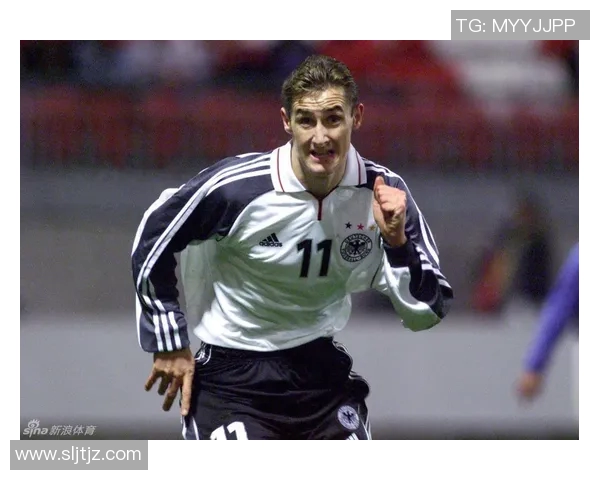 6号足球明星的名字揭晓他在赛场上的传奇故事与成就分析