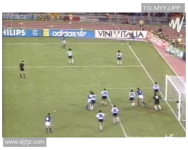 如何简单易懂地绘制足球明星的个人标志与特色图案技巧分享