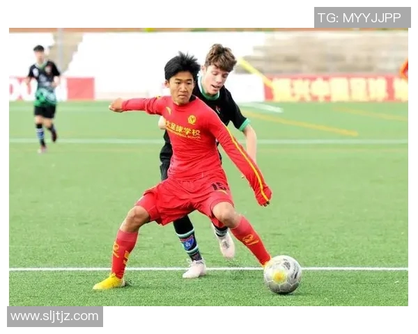 未婚生子的足球明星们如何平衡事业与家庭生活的挑战与选择