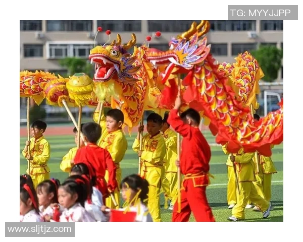 足球明星惊叹中国传统舞龙艺术展现的力量与美感视频分享 足球明星惊叹中国传统舞龙艺术展现的力量与美感视频分享